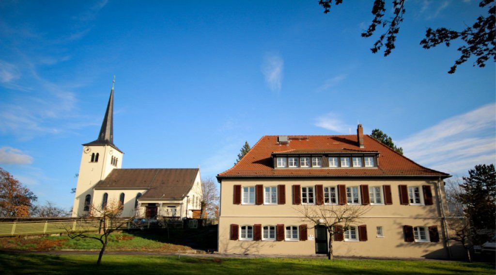 Kirche, Pfarrhaus Ev. Auferstehungsgemeinde, Mannheim